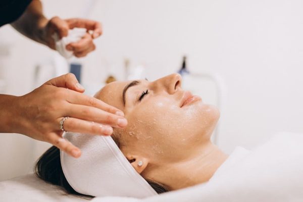 How Chemical Peels Work for Acne: An In-Depth Guide
