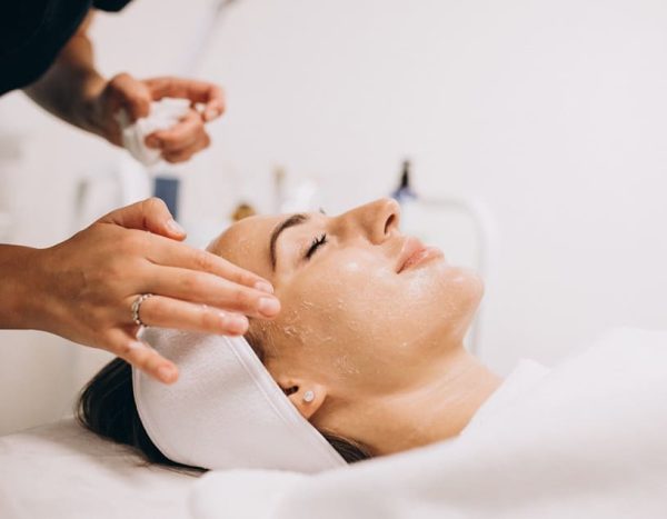 How Chemical Peels Work for Acne: An In-Depth Guide