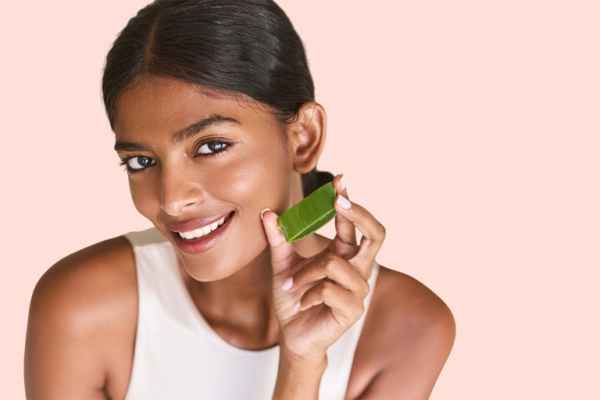 How to Use Aloe Vera on Face at Night for Glowing Skin?
